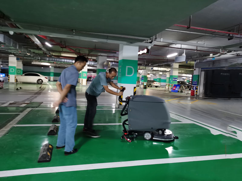 駕駛式和手推式哪個好