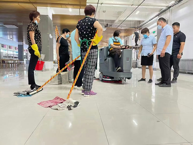 駕駛式洗地機優點有那些