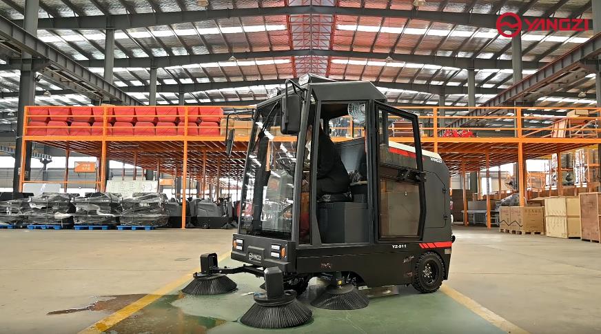 環(huán)衛(wèi)清掃車(chē)給企業(yè)節(jié)省哪些成本