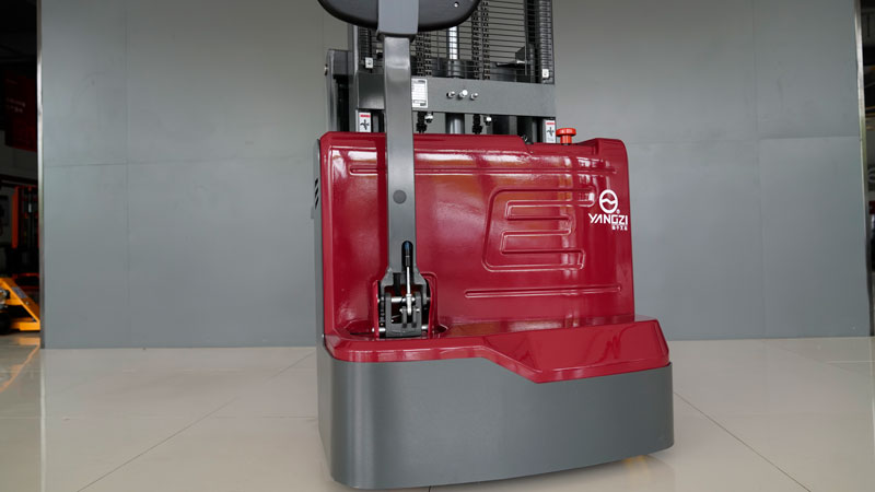 如何在磨合期保養電動叉車